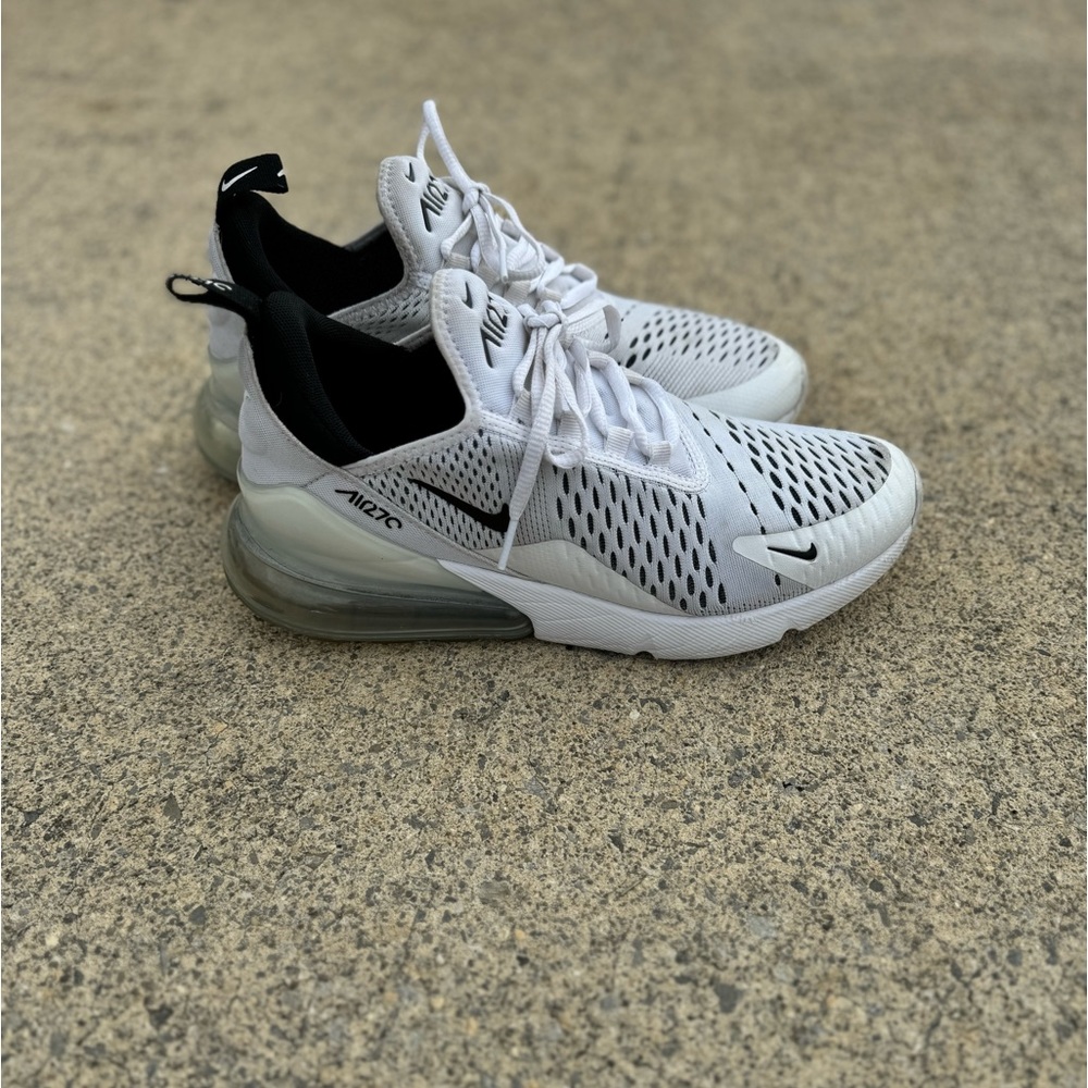 Used Nike Air Max 270. Women’s 8.5